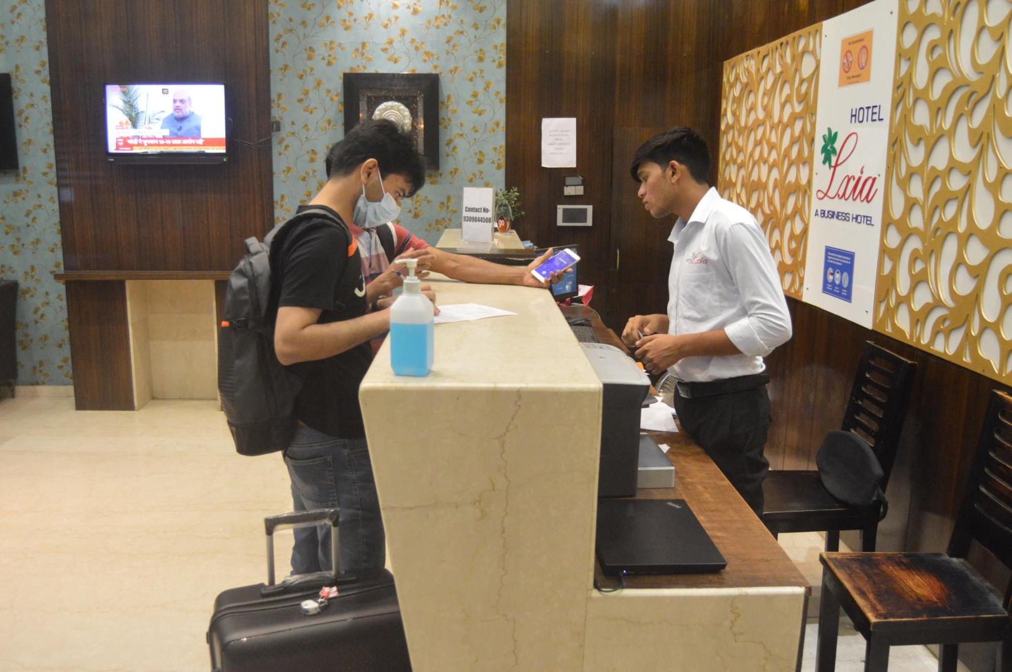 Hotel LXIA Hinjewadi - Indian Nationals Only Pimpri-Chinchwad Bagian luar foto