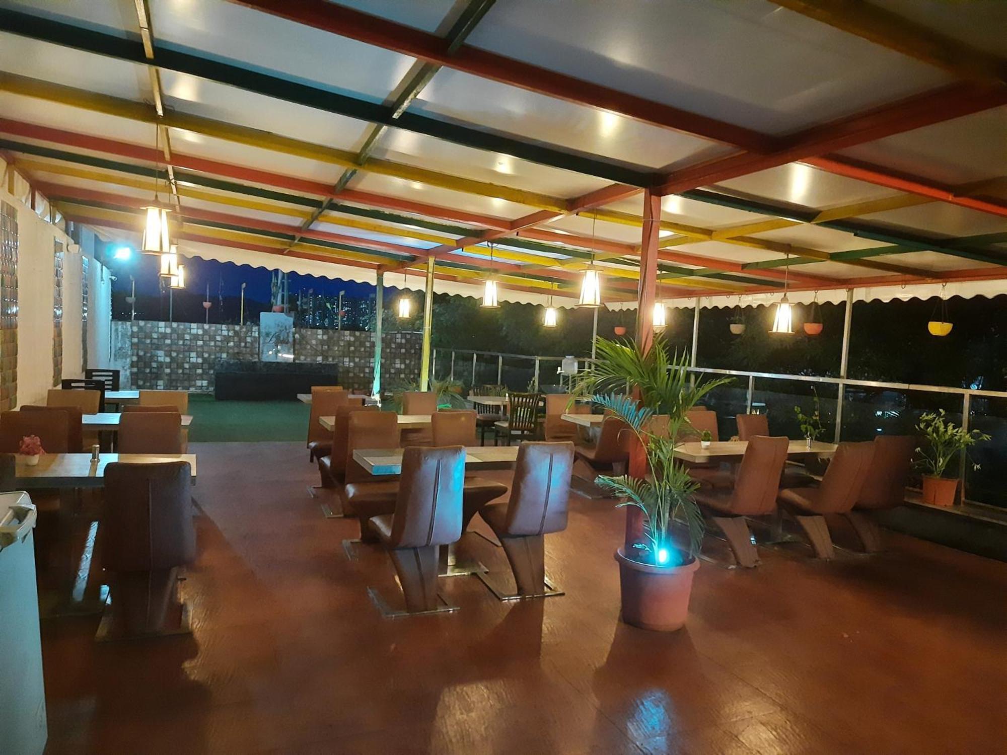 Hotel LXIA Hinjewadi - Indian Nationals Only Pimpri-Chinchwad Bagian luar foto