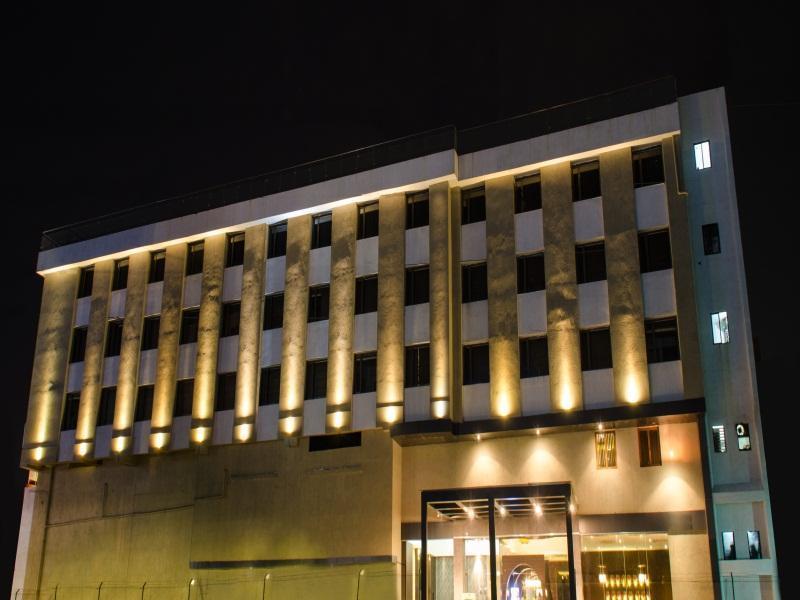 Hotel LXIA Hinjewadi - Indian Nationals Only Pimpri-Chinchwad Bagian luar foto