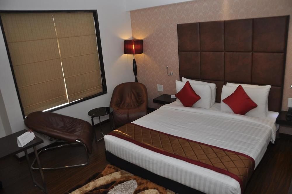 Hotel LXIA Hinjewadi - Indian Nationals Only Pimpri-Chinchwad Bagian luar foto