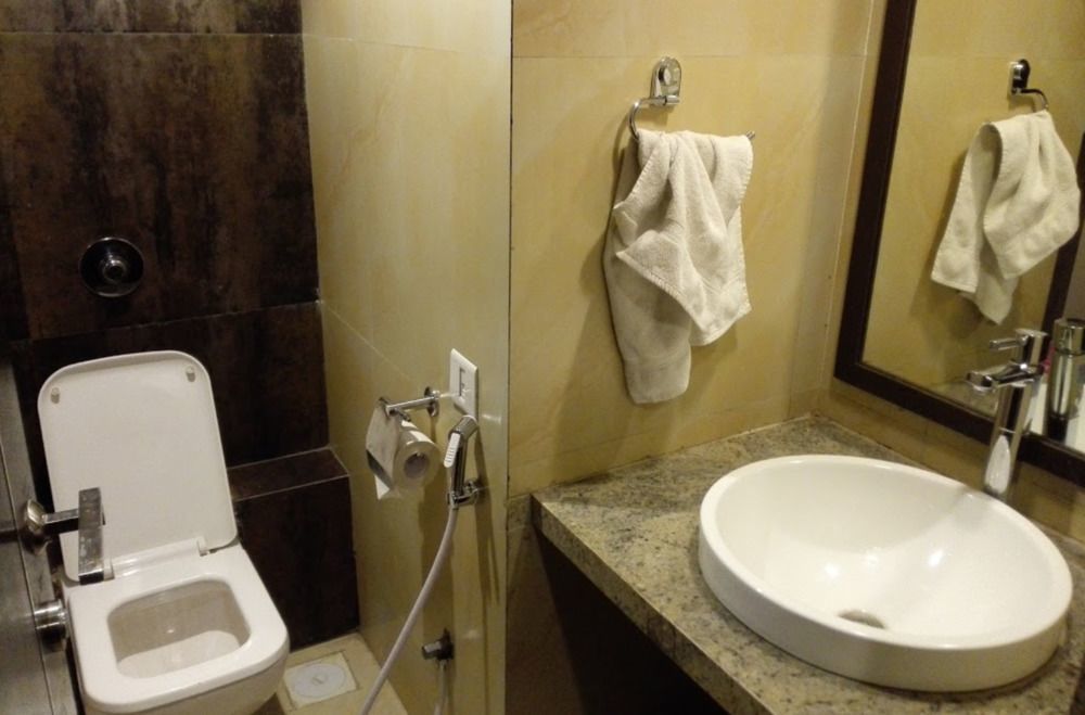 Hotel LXIA Hinjewadi - Indian Nationals Only Pimpri-Chinchwad Bagian luar foto