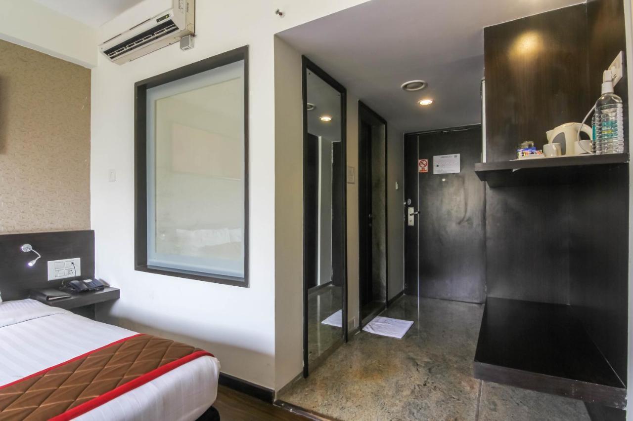 Hotel LXIA Hinjewadi - Indian Nationals Only Pimpri-Chinchwad Bagian luar foto
