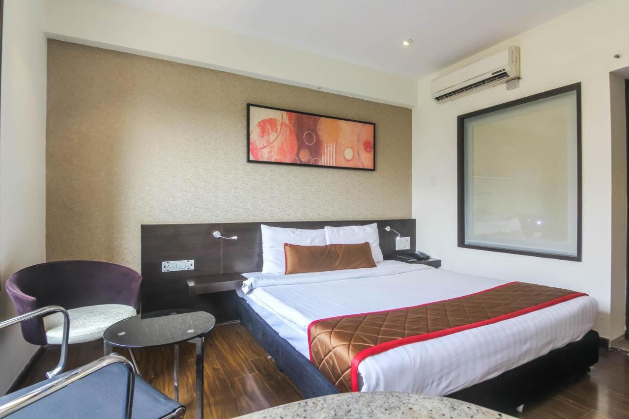 Hotel LXIA Hinjewadi - Indian Nationals Only Pimpri-Chinchwad Bagian luar foto