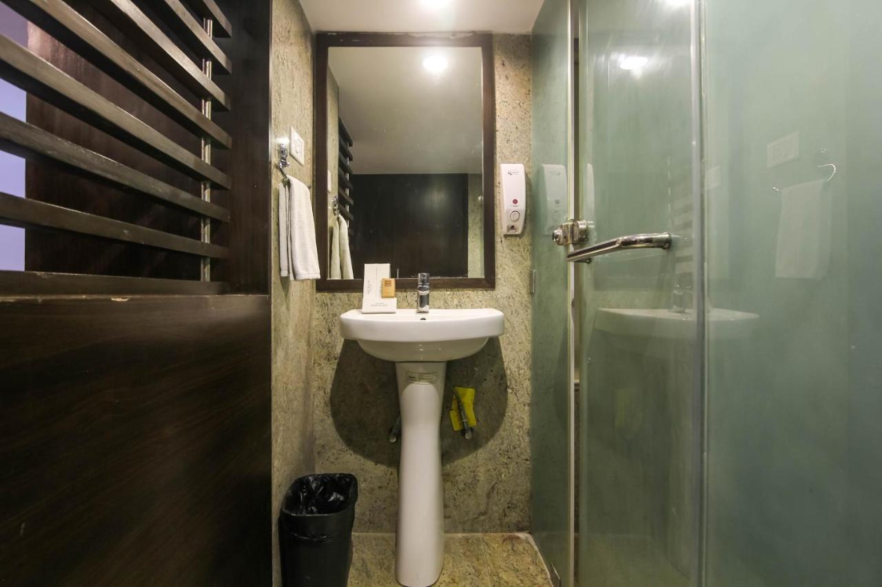 Hotel LXIA Hinjewadi - Indian Nationals Only Pimpri-Chinchwad Bagian luar foto