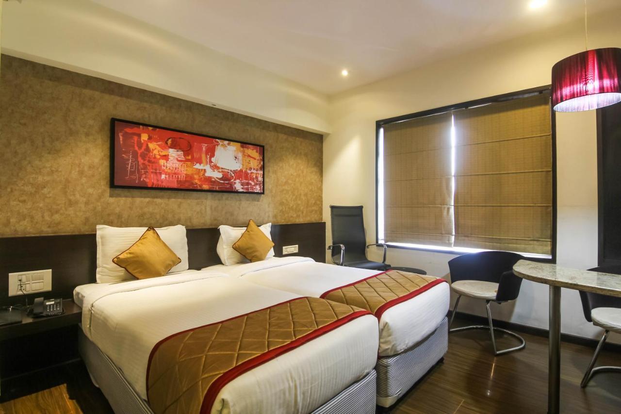Hotel LXIA Hinjewadi - Indian Nationals Only Pimpri-Chinchwad Bagian luar foto