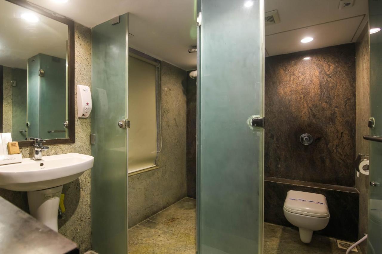 Hotel LXIA Hinjewadi - Indian Nationals Only Pimpri-Chinchwad Bagian luar foto