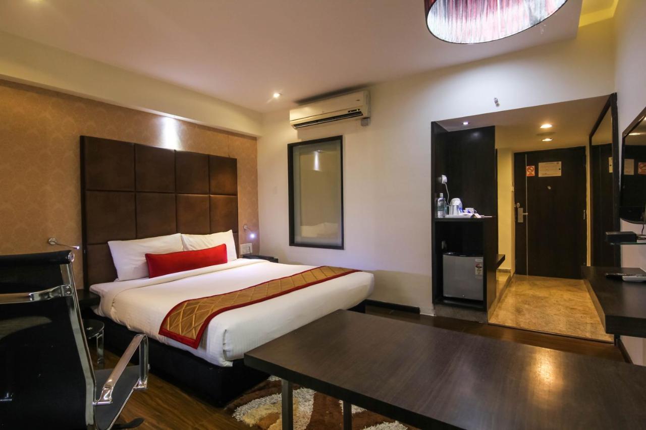 Hotel LXIA Hinjewadi - Indian Nationals Only Pimpri-Chinchwad Bagian luar foto