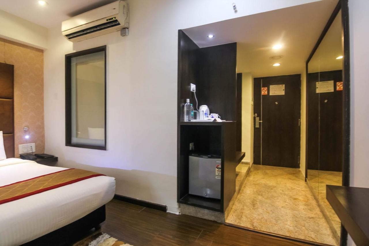 Hotel LXIA Hinjewadi - Indian Nationals Only Pimpri-Chinchwad Bagian luar foto
